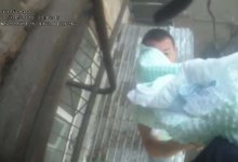 Спасение младенца из горящей пятиэтажки попало на видео в Рудном