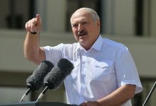 Александр Лукашенко распорядился закрыть заводы, где бастуют рабочие