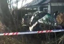 Врезался в дерево: водитель иномарки и пассажир погибли в Темиртау
