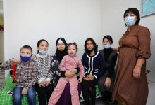 Меценаты купили квартиру актюбинцу, который один воспитывает детей