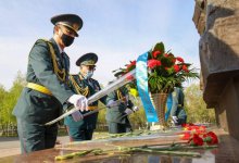 Казахстанские военные возложили цветы к мемориалам героям ВОВ