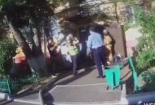 Спасение младенца из пожара попало на полицейский видеожетон в Нур-Султане