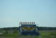 В СКО мужчина на полной скорости открыл дверь машины, чтобы достать сигарету, и разбился насмерть