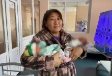 52-летняя алматинка родила близнецов после падения из автобуса