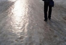 Алматинцев предупреждают о сильном гололеде