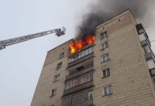 Женщину во время пожара спасли трое парней в Усть-Каменогорске