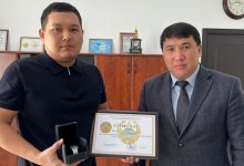 Стало известно имя мужчины, который на самом деле спас тонувшую в море девушку в Актау