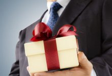 Госслужащим разрешили выкупать подарки