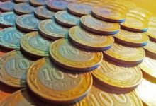 После нескольких дней падения тенге начал укрепляться