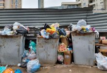 Актау завалило мусором, коммунальщики назвали причину