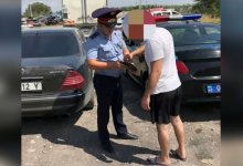 Стреляли из ружья, ездили без госномеров: полиция задержала нарушителей в Кордае
