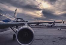 Самолет врезался в толпу прохожих и убил двухлетнего ребенка в Колумбии
