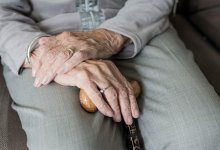 Информацию о снижении пенсионного возраста для женщин до 58 лет прокомментировали в Минтруда