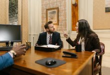 В подделке документов подозревают юриста в Павлодаре