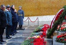 Казахстанские дипломаты возложили цветы на Мамаевом кургане