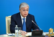 Токаев поздравил казахстанцев с Днем благодарности
