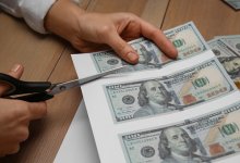 Поддельные доллары из Турции разменивали у предпринимателей фальшивомонетчики в Костанайской области