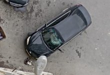 Пакет с мусором разбил лобовое стекло автомобиля в Актау