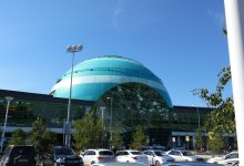 Проход и проезд ограничат перед одним из терминалов аэропорта Астаны