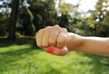 Мать участницы избиения девочки в Усть-Каменогорске уволилась из отдела образования