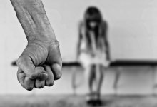 В избиении ребенка обвиняет нянечку домашнего детского сада жительница Актобе