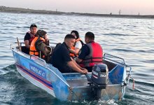 Три человека застряли посреди водохранилища в Туркестанской области