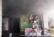 30 человек эвакуировали из магазина при пожаре в Усть-Каменогорске