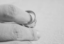 Почти семь тысяч должников по алиментам не смогут покинуть Казахстан