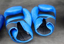 Казахстанский боец проиграл на турнире UFC