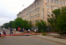 Крышу колледжа сорвало ветром в Жезказгане