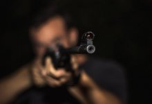 Мужчина выстрелил в женщину с ребенком из ружья в ЗКО