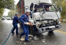 Мужчину зажало в авто в результате ДТП в Усть-Каменогорске (ВИДЕО)