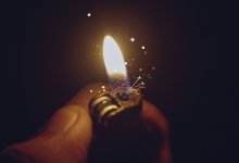 Мужчина облил бензином и поджег свою бывшую девушку