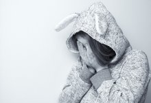 Женщины чаще мужчин страдают от мошенничества в Казахстане