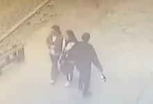 Прохожий ударил девочку кулаком в грудь в Жезказгане (ВИДЕО)