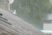 На заторы из-за сильного дождя жалуются алматинцы