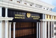 "Заставляют брать кредиты": на обвинения мажилисмена ответили в Минобороны