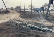 Въезд на трассу перекрыли жителям поселка вблизи Жезказгана