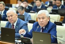 Депутат Еркин Абиль: “Нужно обучать свои кадры, а не завозить иностранные”