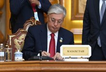 Токаев подписал закон, запрещающий собирать копии удостоверений личности