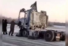 Фура с 18 тоннами яиц загорелась на трассе в Акмолинской области