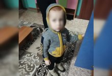 Дети ходят в сапогах из-за холода в детсаду поселка в Усть-Каменогорске