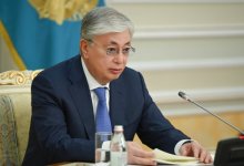 Телеграммы, звонки и новые законы: видеообзор рабочей недели Токаева