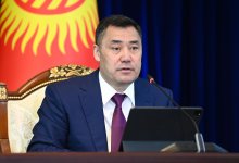 Эффектное новогоднее поздравление президента Кыргызстана обсуждают в сети (ВИДЕО)