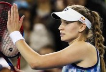 Рыбакина выиграла первый сет на WTA 500 в Австралии