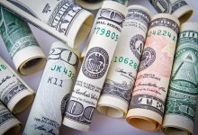 Доллар начал неделю с незначительного роста в Казахстане