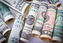 Доллар подрос на торгах в Казахстане