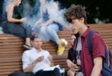 Вейпы: казахстанские школьники дымят даже на уроках