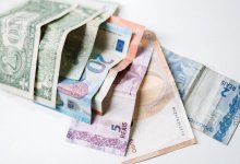 Евро и доллар подорожали на торгах в Казахстане