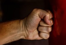 Двое мужчин избили девушку в одном из кафе Шымкента